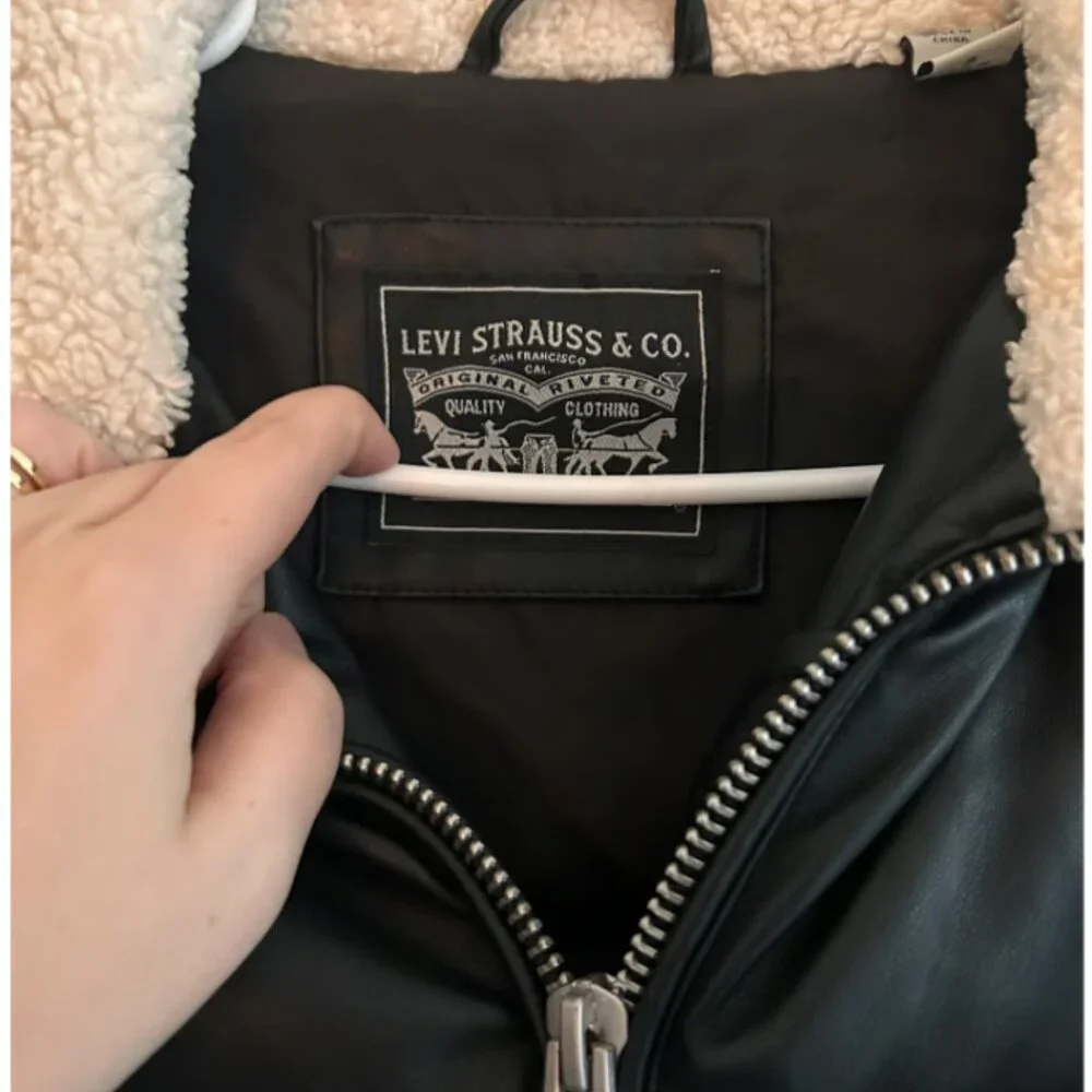 LEVIS Faux Leather Quilted Puffer Jacket Small - Picture 6 of 15